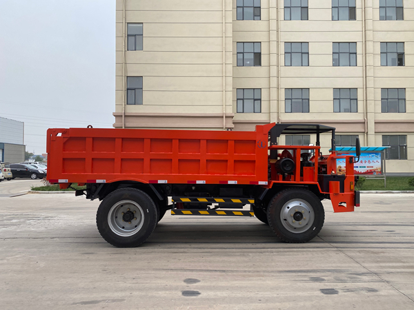 8噸礦用運(yùn)輸車(chē)